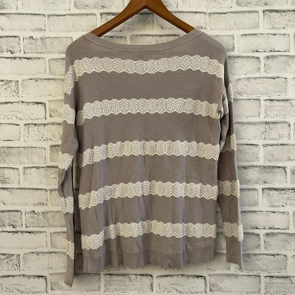 Women’s gray with white lace vertical stripe sweater Small - Picture 2 of 4